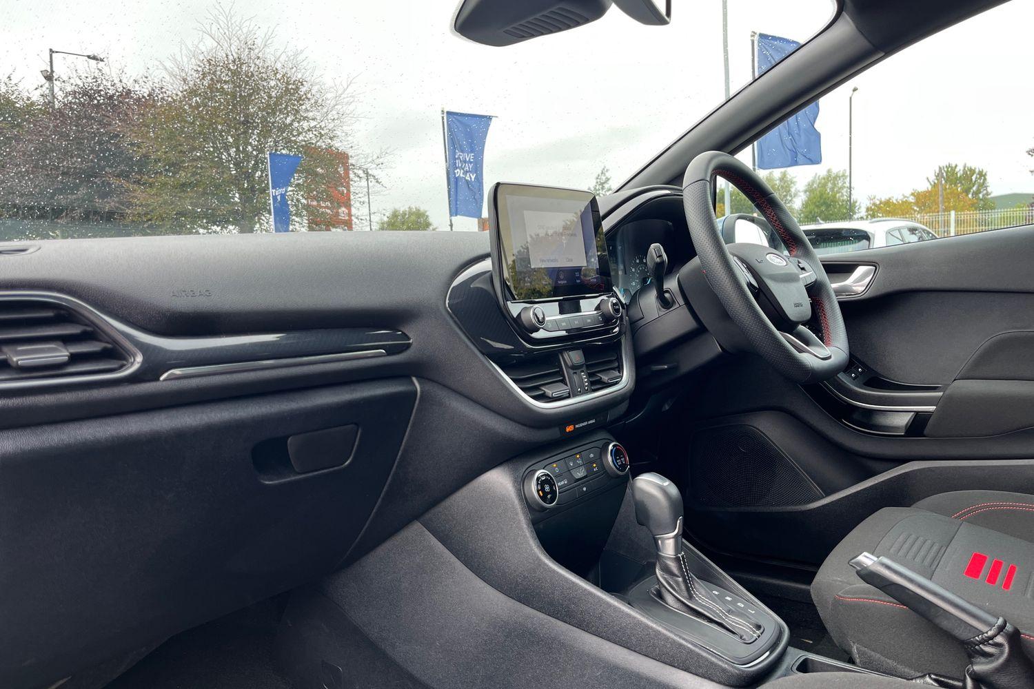 Ford Fiesta Photo 17