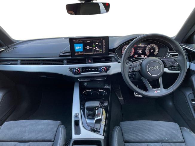 AUDI A4 Avant Photo 10