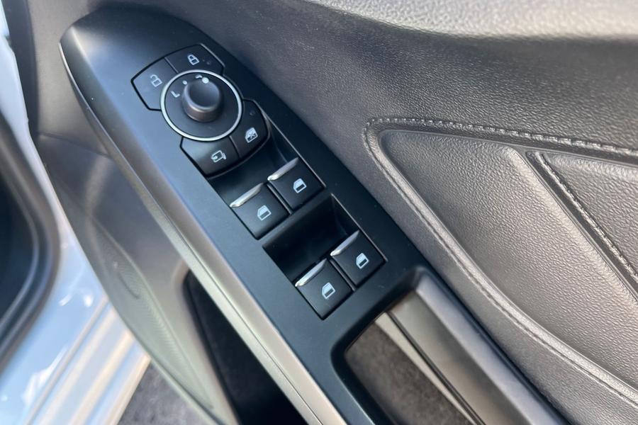 Ford Focus Photo autoimg-13d071e094f7e1b5c8260159342b15bf6249cc64.jpg