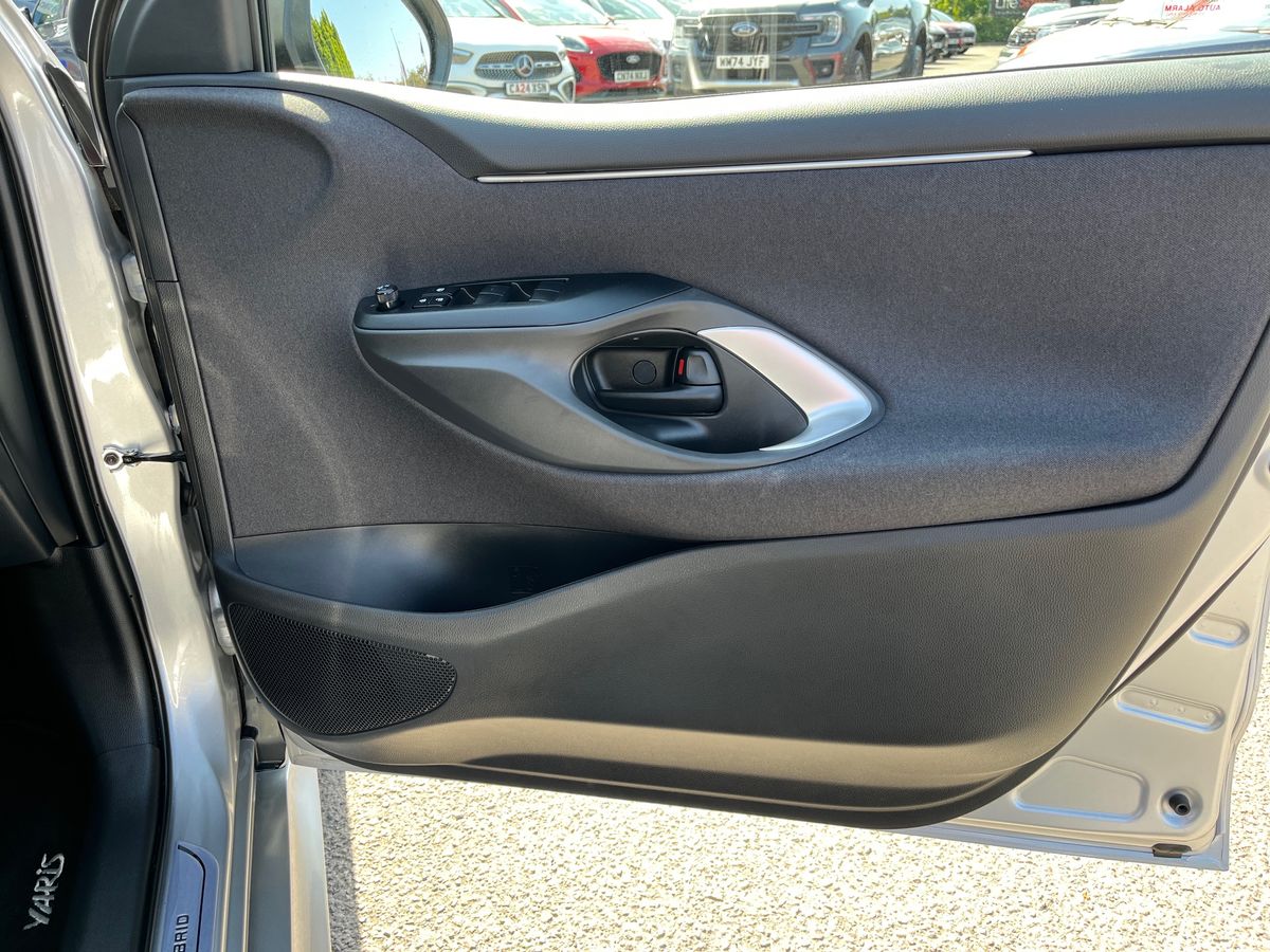 Toyota Yaris Photo 23