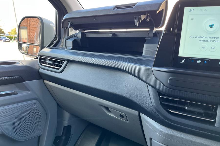 Ford TRANSIT CUSTOM Photo autoimg-13d23f64e0d062e4dc136af947d21ba7df2b5260.jpg