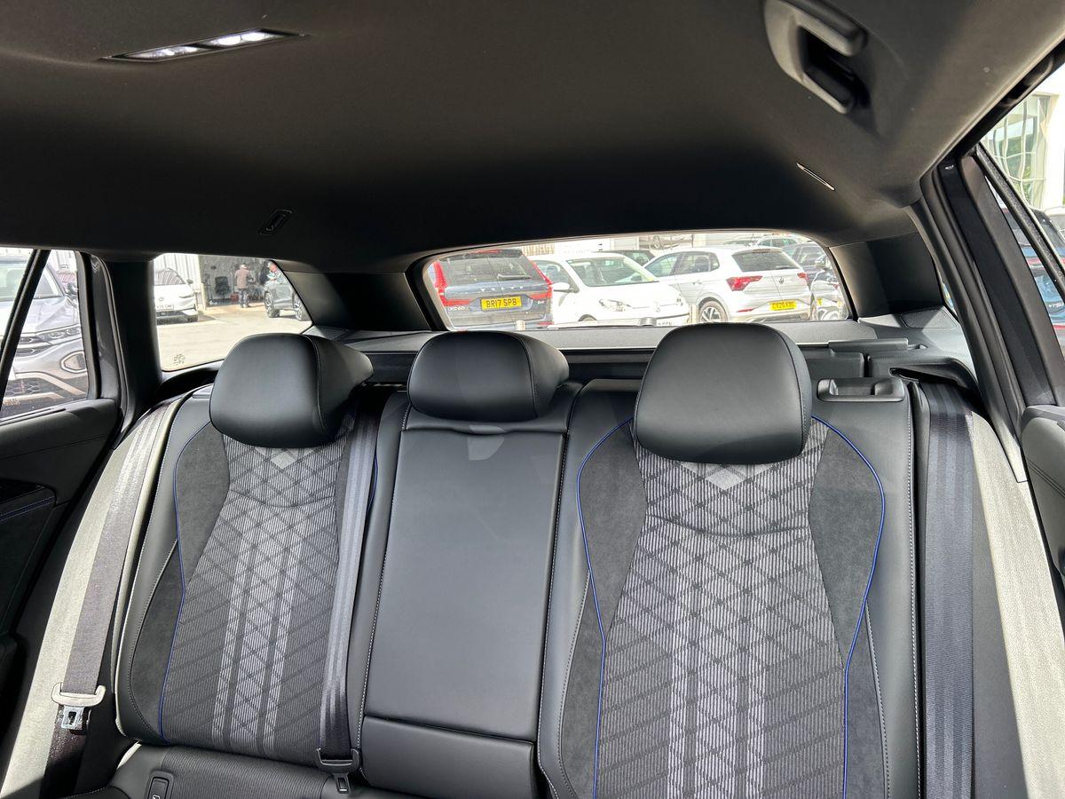 Volkswagen Passat Photo autoimg-13d28132e10f5066490866da335940fb2db37769.jpg