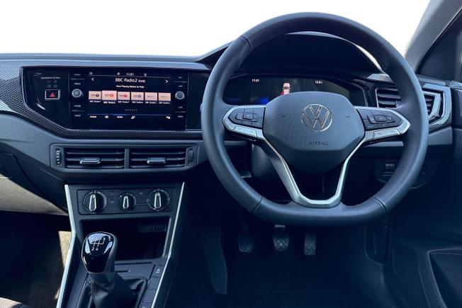 VOLKSWAGEN Taigo Photo 11