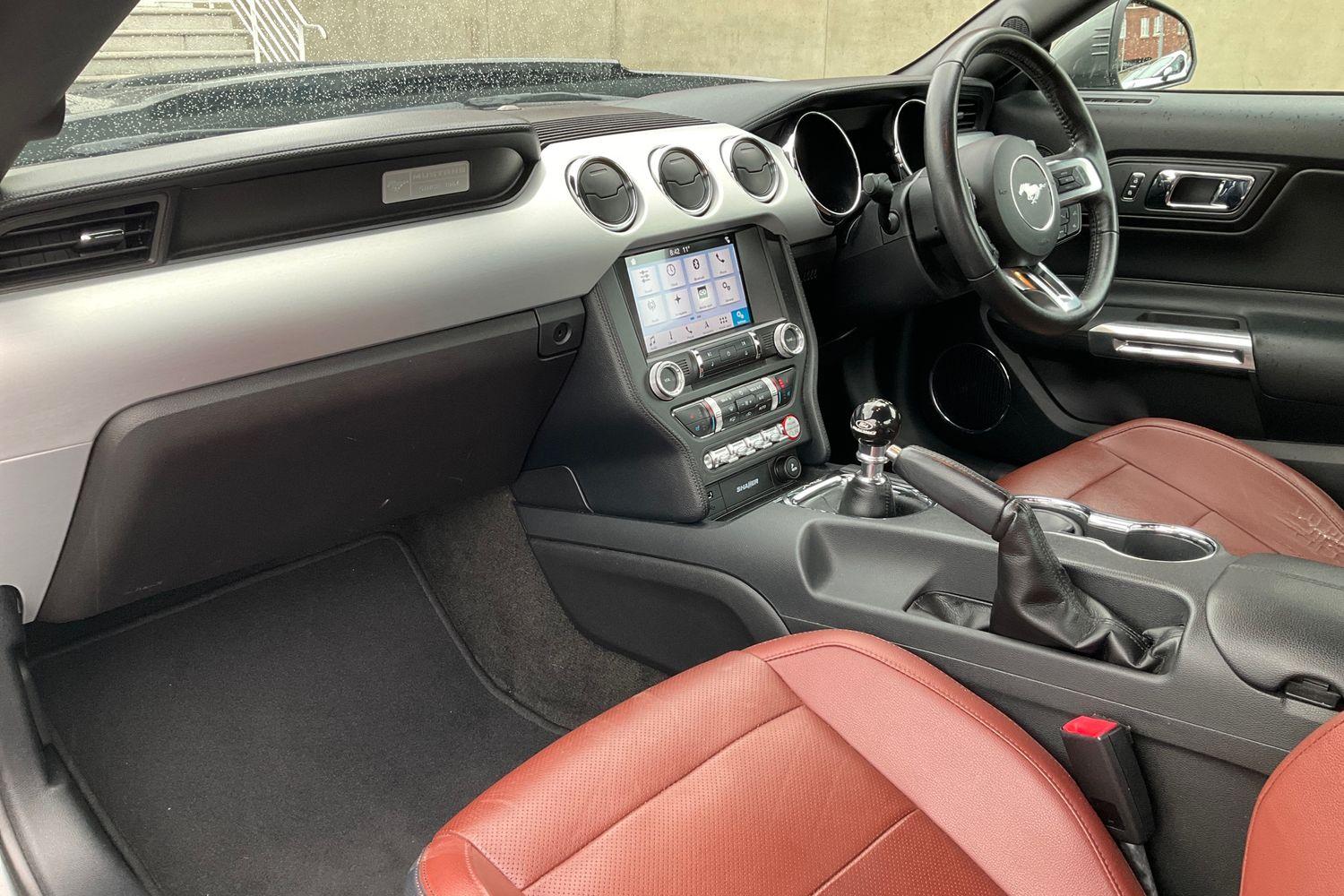 Ford MUSTANG Photo 17