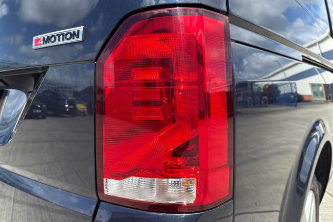 VOLKSWAGEN Transporter Photo 18