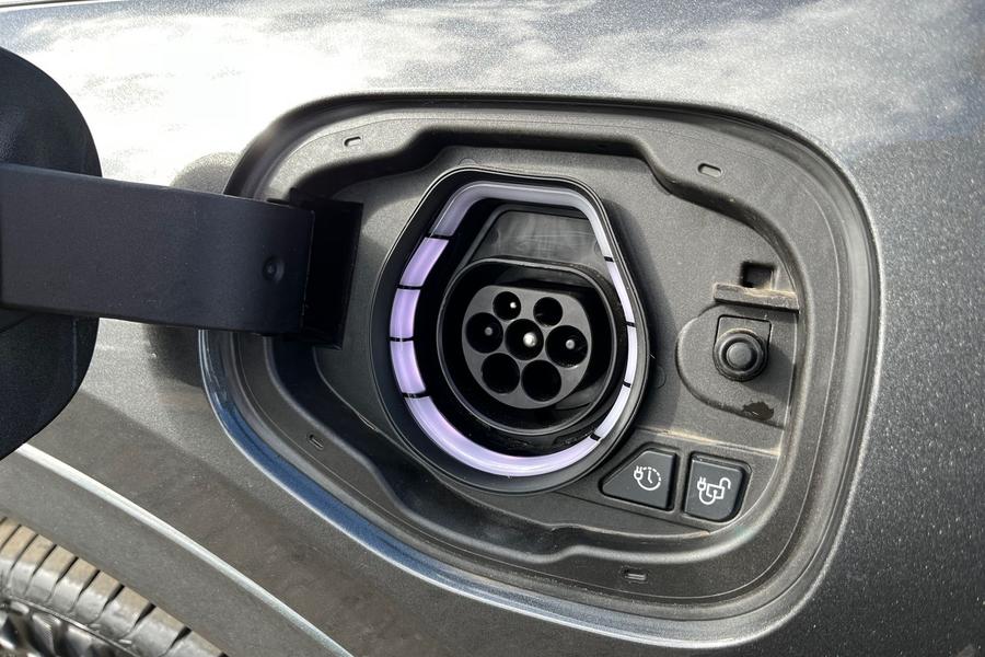 Ford KUGA Photo autoimg-13deba3f2526f8e0540643bbce4f31131e0b9475.jpg