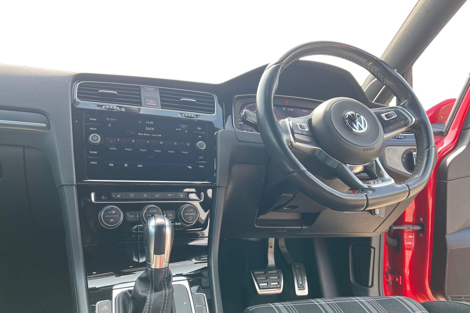 Volkswagen Golf Photo 9