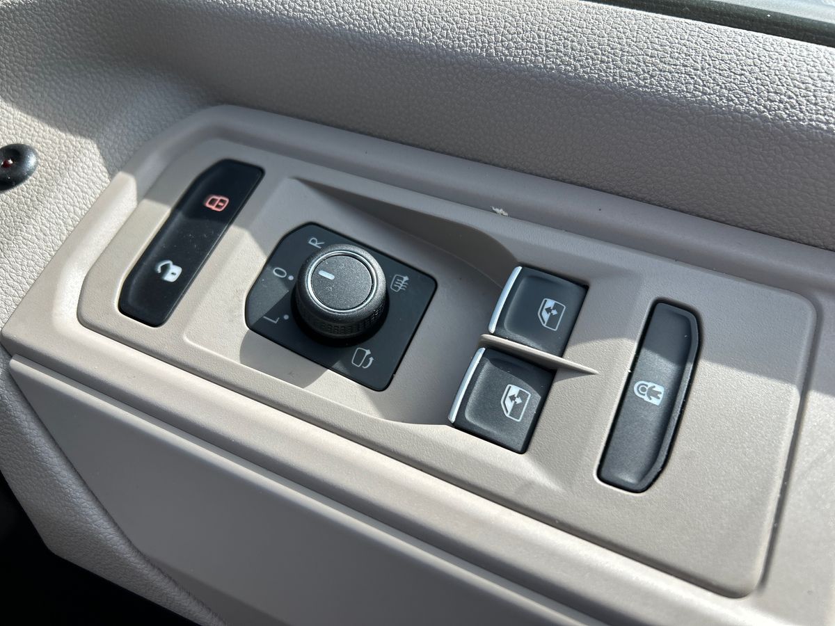 Volkswagen Multivan Photo autoimg-13e8f9d27d52409ca30993088f3c0c66c7d4540c.jpg