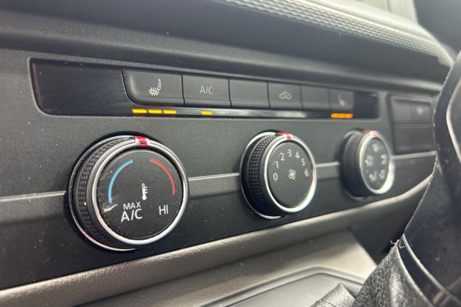 VOLKSWAGEN Transporter Photo 35
