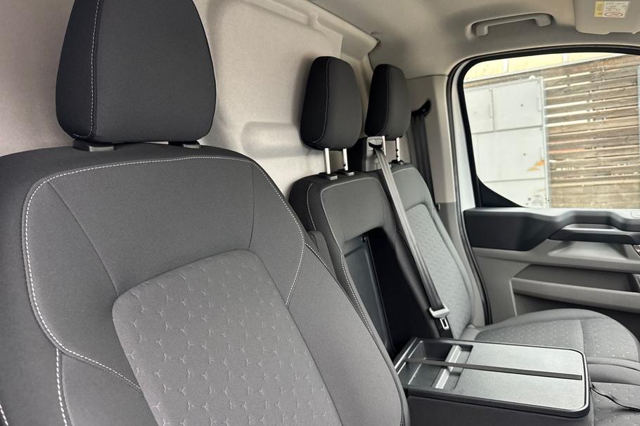 Used FORD E-TRANSIT CUSTOM HN74NBM 24