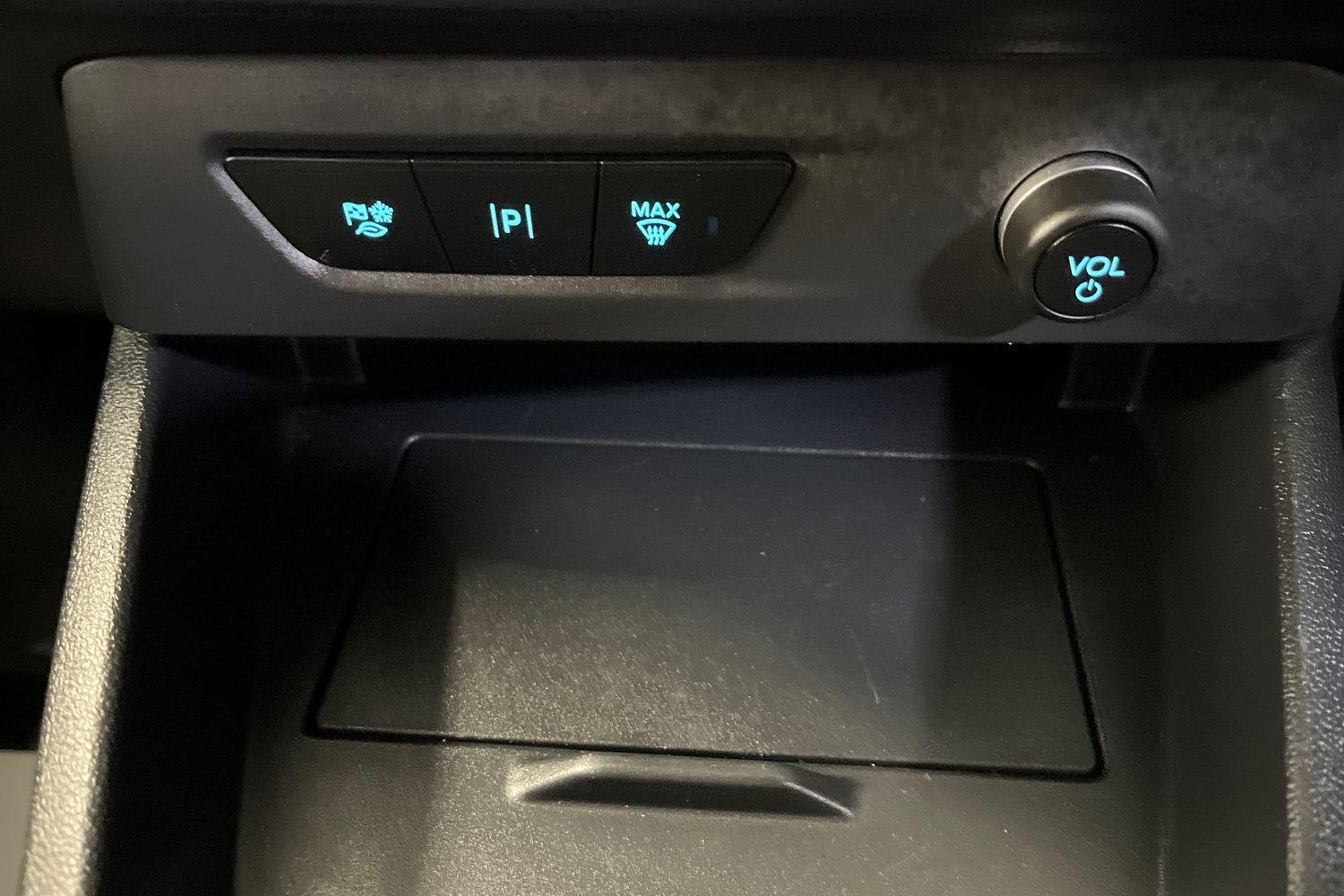 Ford E-Transit Courier Photo 26