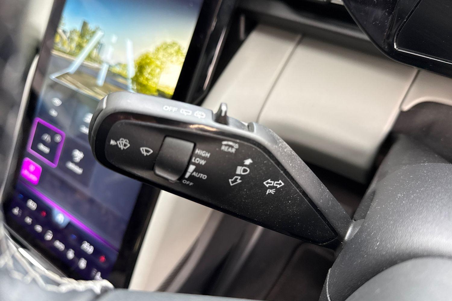 Ford Explorer Photo 13