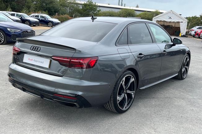 AUDI A4 Photo 27