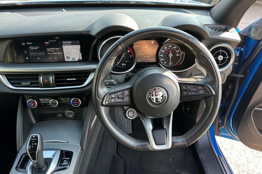 Alfa Romeo STELVIO Photo autoimg-13f44c9925899228ed25d2f5a36781558d1dcdb5.jpg