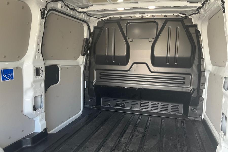 Ford E-Transit Custom Photo autoimg-13f68e5dfab2e5353cd450dfb4a0d5fee309d1df.jpg