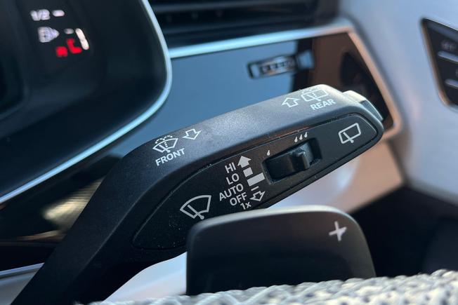 AUDI Q7 Photo 40