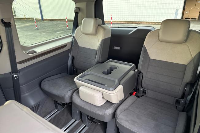 VOLKSWAGEN Multivan Photo 35
