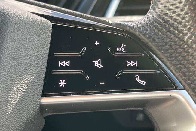 AUDI Q4 E-Tron Photo 17