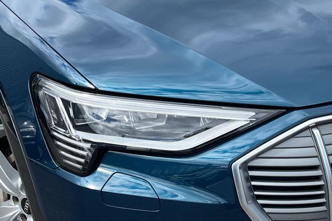 Audi e-tron Photo 19