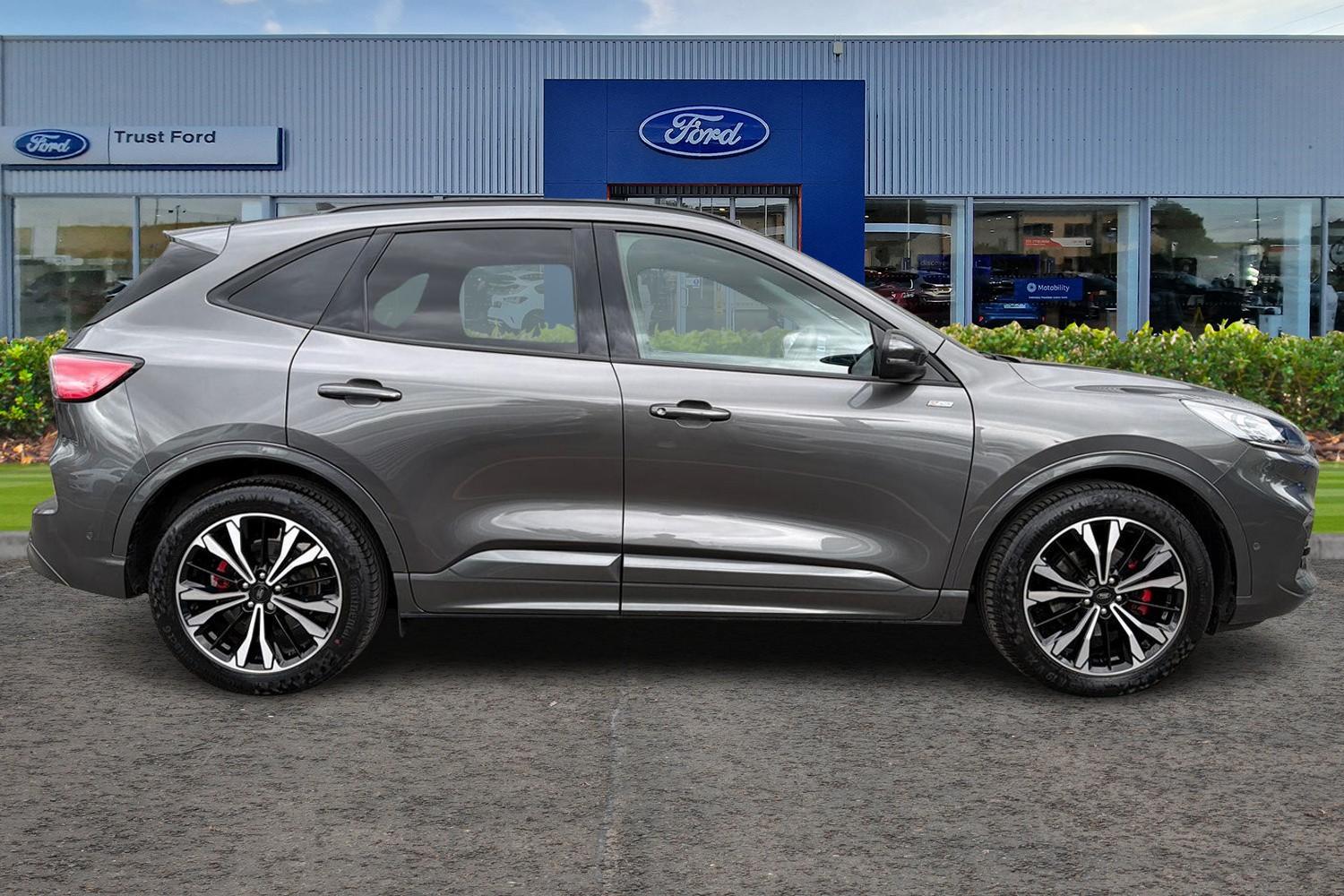 Ford KUGA Photo 2