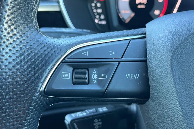AUDI Q3 Photo 16