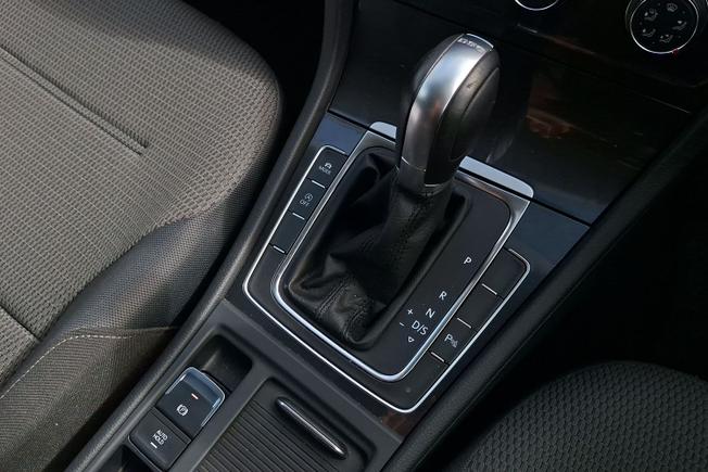 VOLKSWAGEN Golf Photo 27