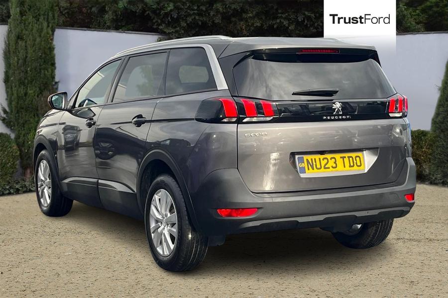 Peugeot 5008 Photo autoimg-140403bdd0b2024a1a568bd48cda9c95a5710a2a.jpg