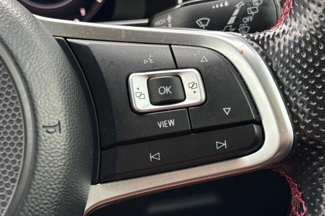 Volkswagen Golf Photo 17