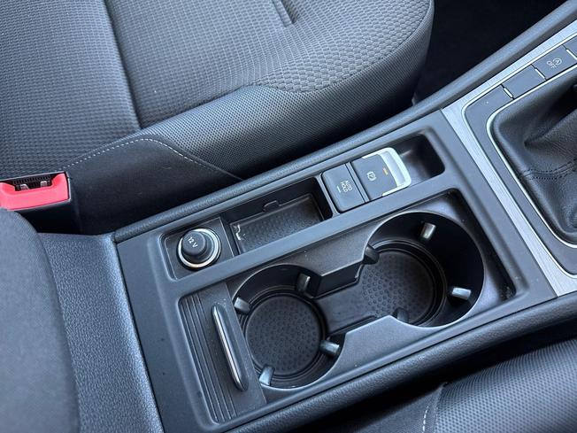VOLKSWAGEN Golf Photo 36