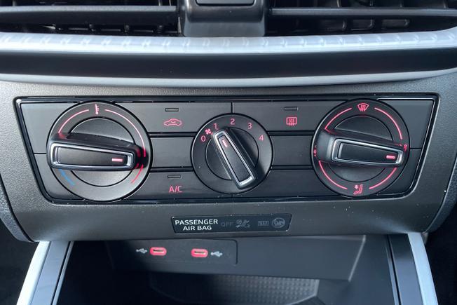 SEAT Arona Photo 32
