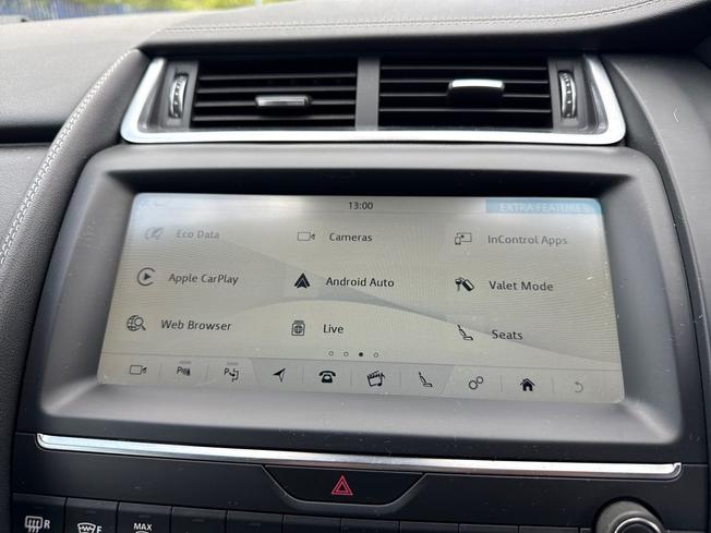 Jaguar E-PACE Photo 41