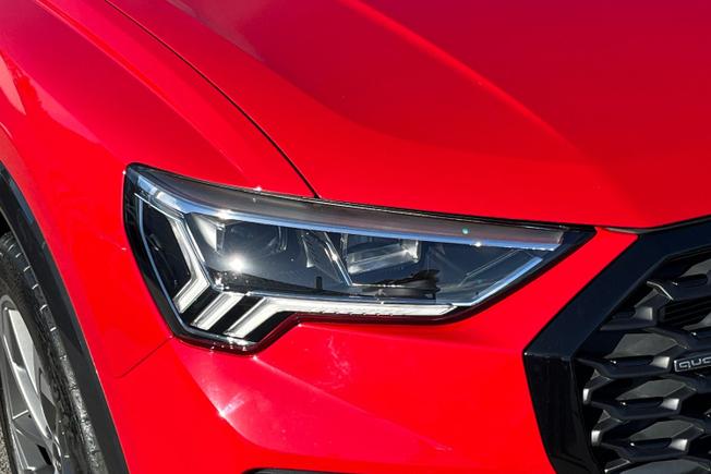 AUDI Q3 Photo 19