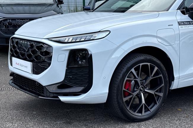 AUDI Q3 Photo 22