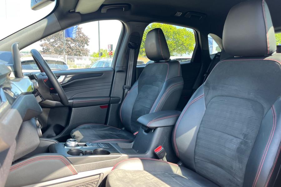 Ford Kuga Photo autoimg-140e74fd38aec6b3422ab30bc8cf92dc9384a98b.jpg