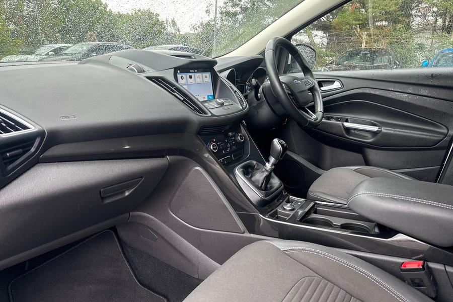 Ford KUGA Photo autoimg-141629be3ecd4bab9770ce2bb4684b3405cd95d5.jpg