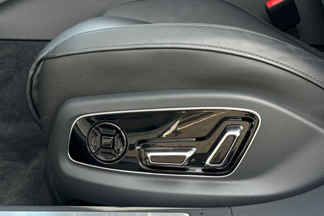 AUDI A8 Photo 38