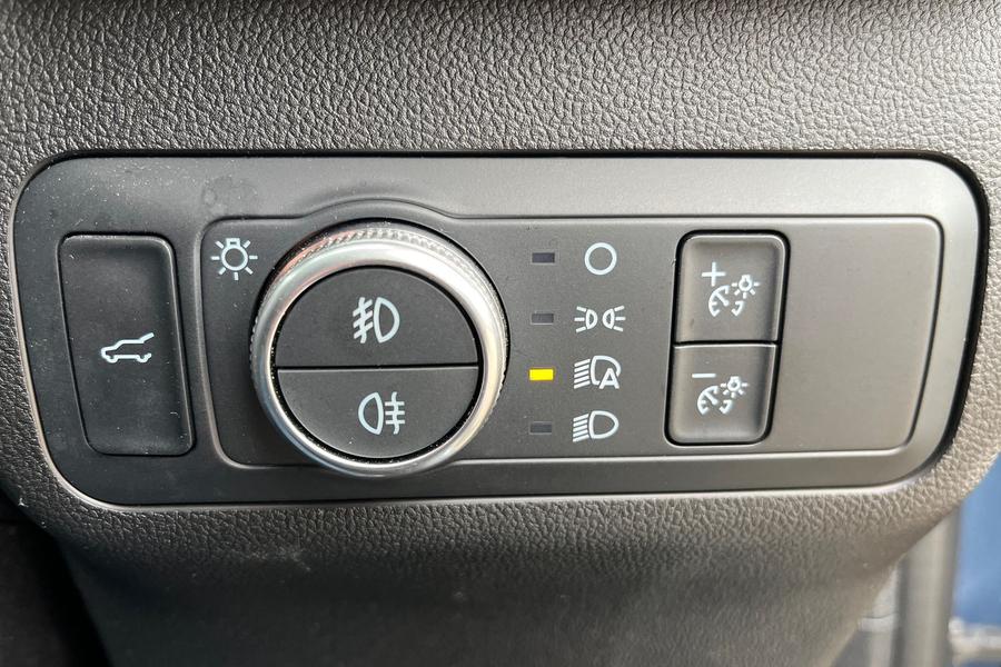 Ford Kuga Photo autoimg-141e4668c7efb8cd75b76aa9a26d305ef988519a.jpg