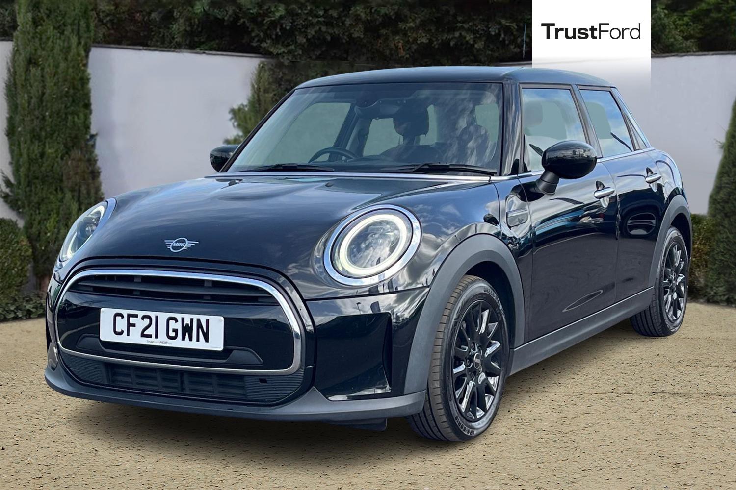 MINI Hatch Photo 4