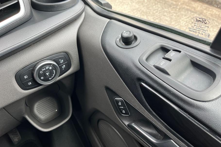 Used Ford TRANSIT CUSTOM WD72BOJ 17