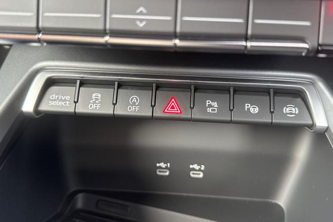 AUDI  S3 Saloon Photo 31