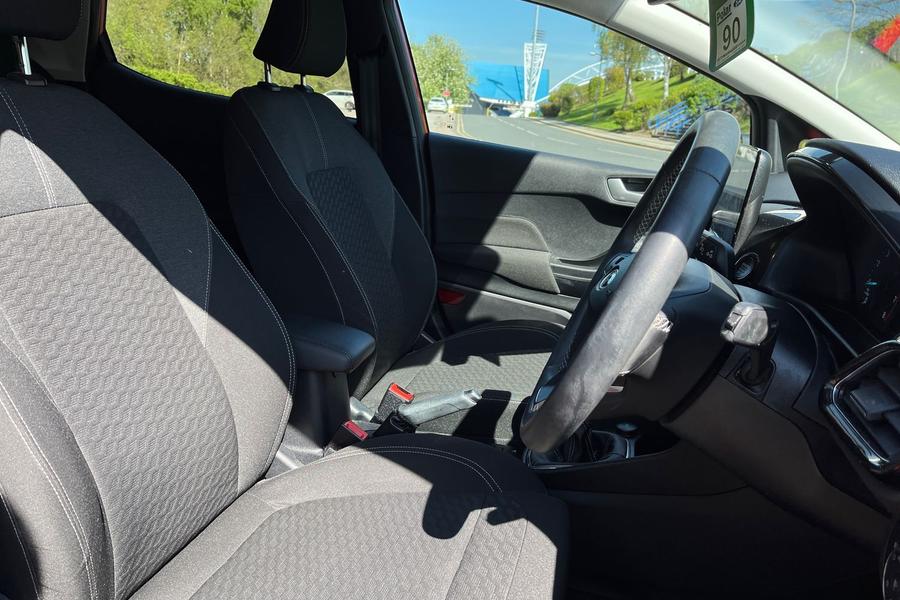 Ford FIESTA Photo autoimg-142389cf06c4658f32cc32bfb26b7cab18a48026.jpg