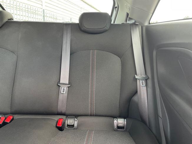 VAUXHALL Corsa Photo 34