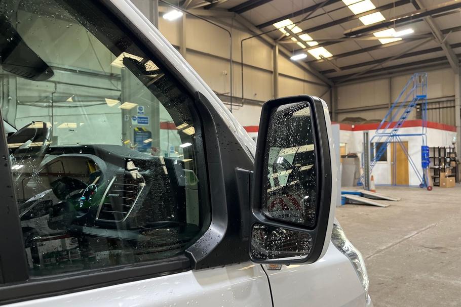 Used Ford TRANSIT CUSTOM MNZ1313 35