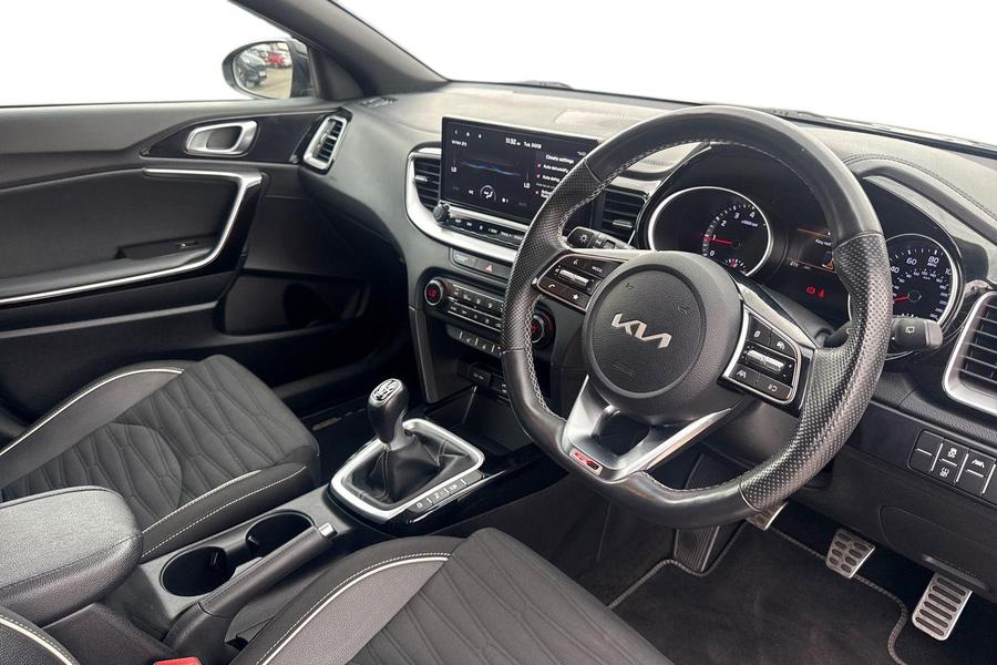 Kia CEED Photo autoimg-143125ecb06d2a4a744f27ece86ec6767e6b2a98.jpg
