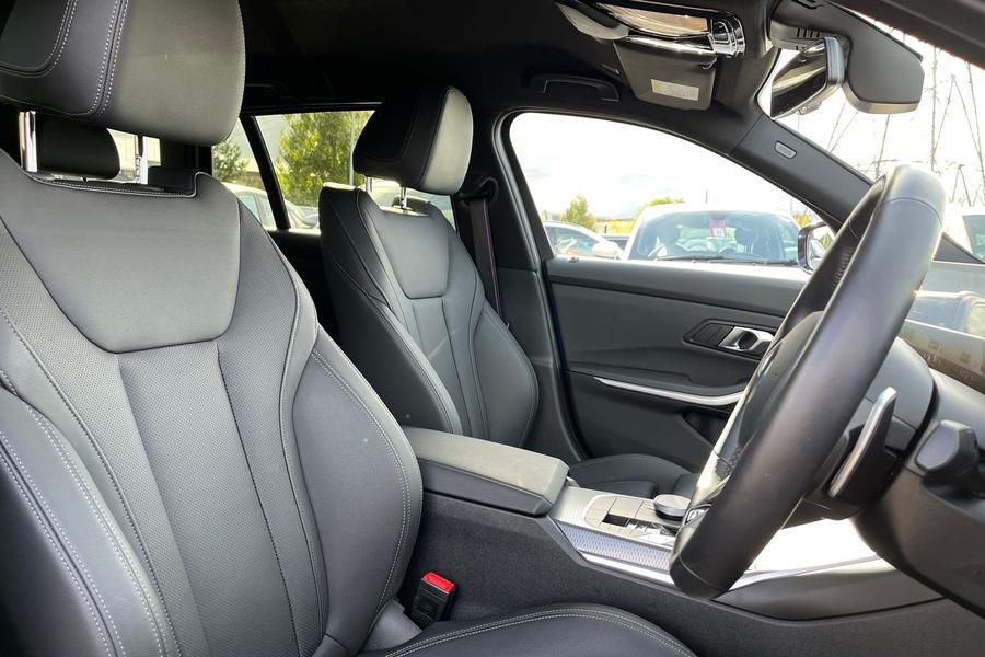BMW 3 Series Photo autoimg-143438035ee1357d29ddce9bcaf1b286f9153cb5.jpg