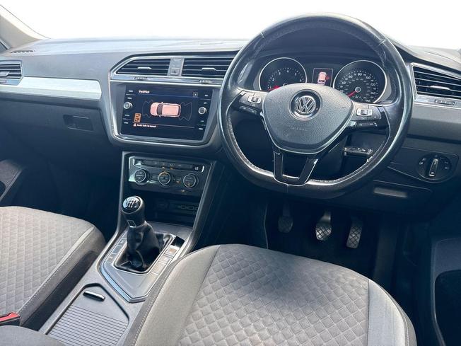 VOLKSWAGEN Tiguan Photo 11