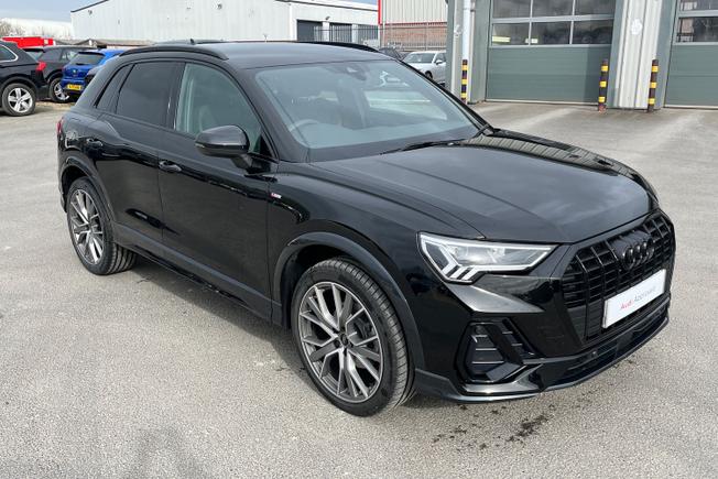 AUDI Q3 Photo 21