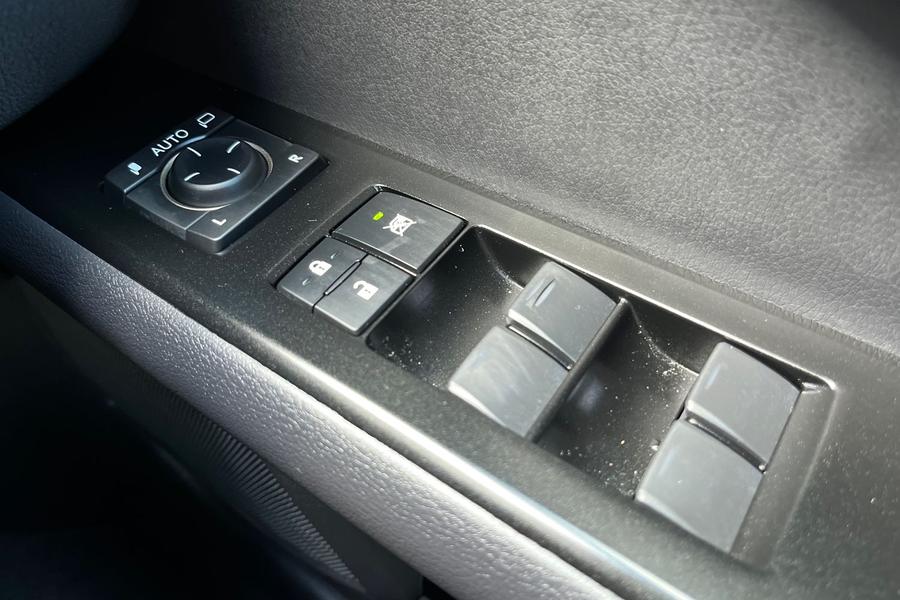 Lexus UX Photo autoimg-143f7f58d8bac9d199fa303663d7849aa5b83f6d.jpg