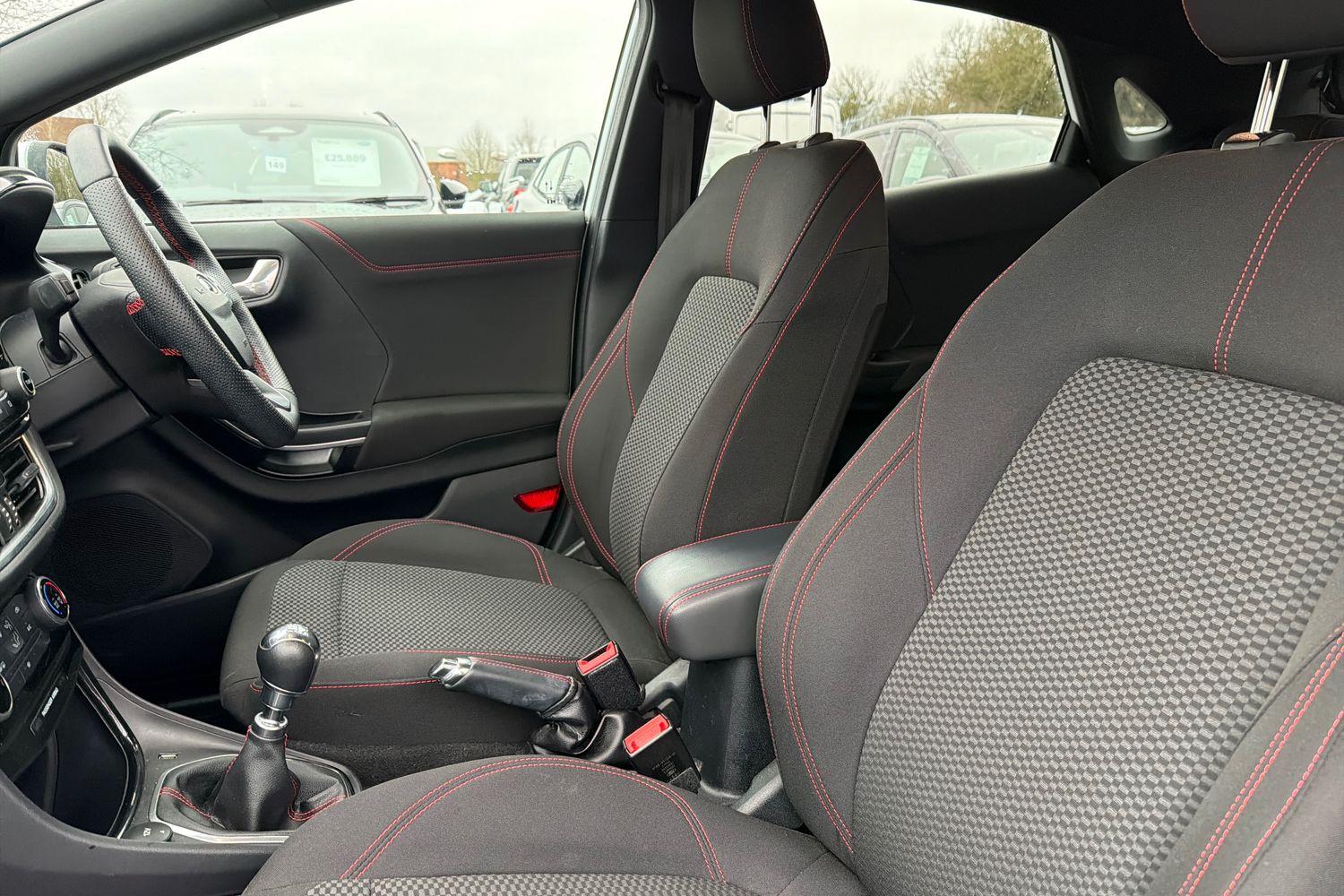 Ford PUMA Photo 18