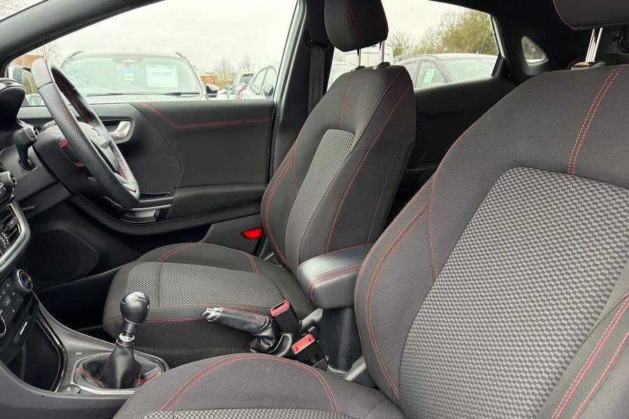 Ford PUMA Photo autoimg-14425959374e7e35ddffd1756384646e85211f51.jpg